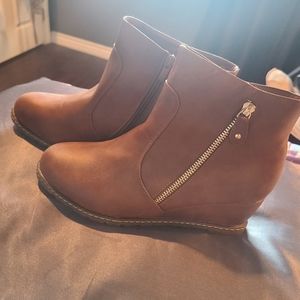 Heeled boots (New)